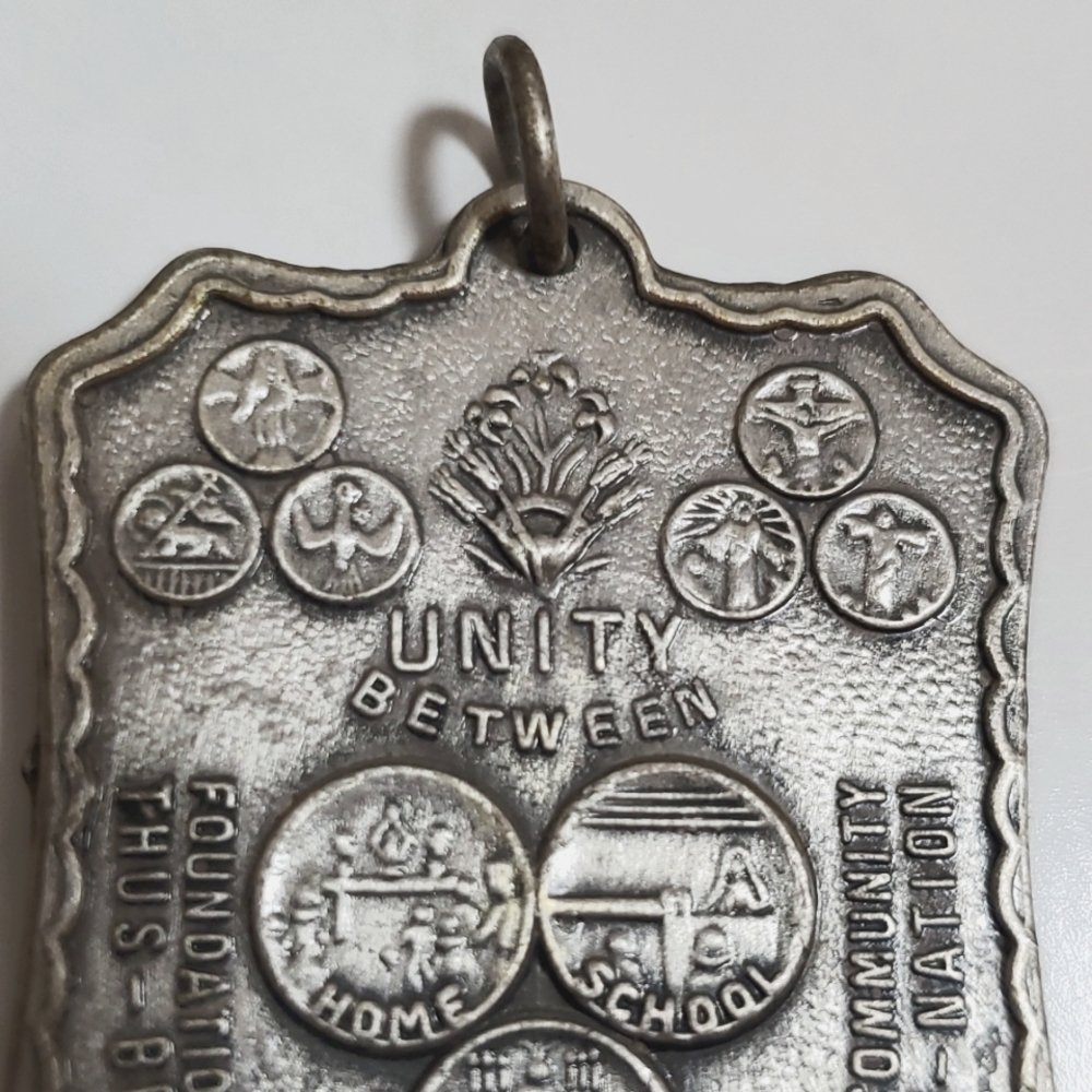 Large Vintage Solid Heavy Badge Shape Madonna & C… - image 4